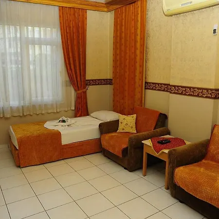Life Aparthotel 3*