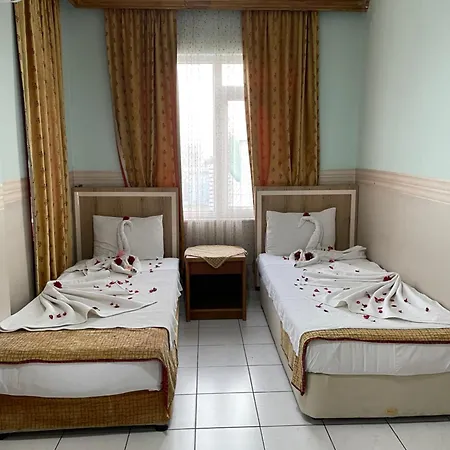 Aparthotel Life 3*