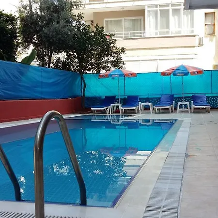 Aparthotel Life 3*