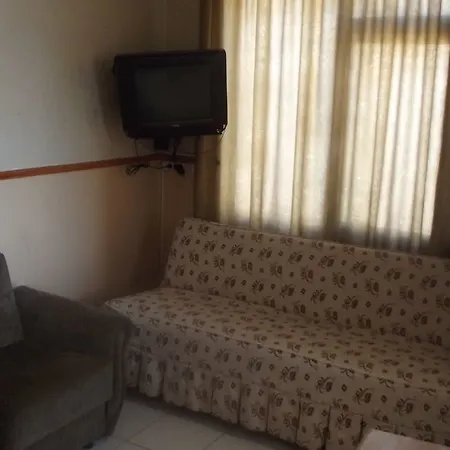 Aparthotel Life 3*