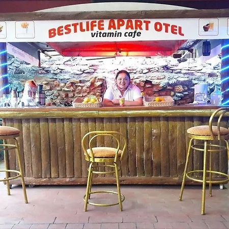 Aparthotel Life 3*